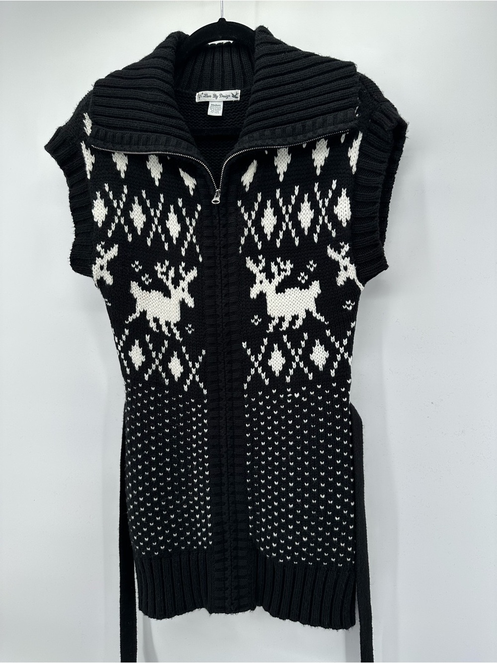 Love By Design Full Zippered Black/White Knit Sweater Vest  Raindeer design. M